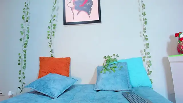 bella sstone online show from 12-04-25, 11:41