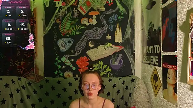 ReincarnatedAngel online show from 11-27-25, 08:55