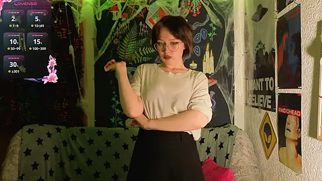 ReincarnatedAngel online show from 11-28-25, 09:50