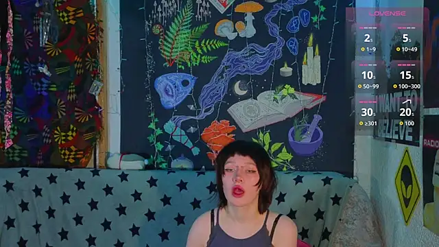 ReincarnatedAngel online show from 02-09-26, 04:44