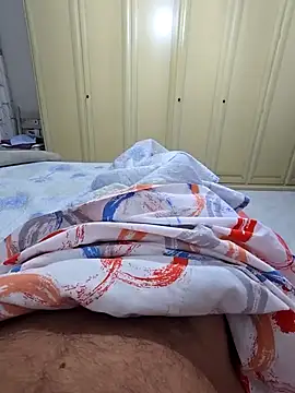 Snapshot of mirko1702 chatting on 10-17-25, 09:17 mirko1702 online show from 10-17-25, 09:17