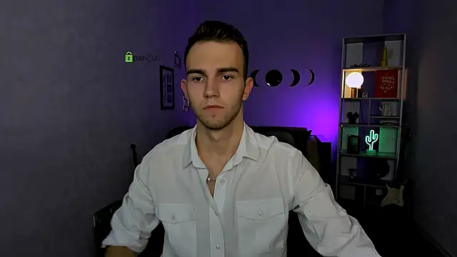 astren villo online show from 12-19-25, 08:05