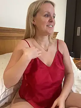 madamlillyrose online show from 11-15-25, 10:56