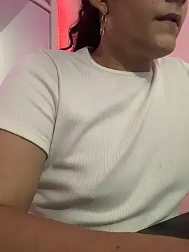 Snapshot of La-Gatiita-trans chatting on 04-02-26, 02:42 La-Gatiita-trans online show from 04-02-26, 02:42