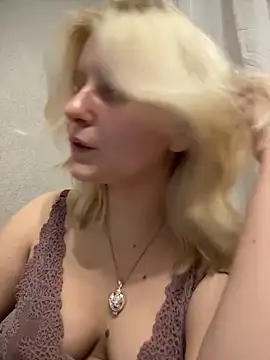 BonnyeBoom online show from 03-12-26, 03:40