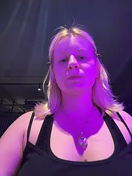 BonnyeBoom online show from 03-18-26, 01:09