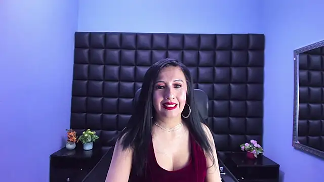 Snapshot of Agatha_Leon_ chatting on 04-12-26, 02:33 Agatha Leon online show from 04-12-26, 02:33