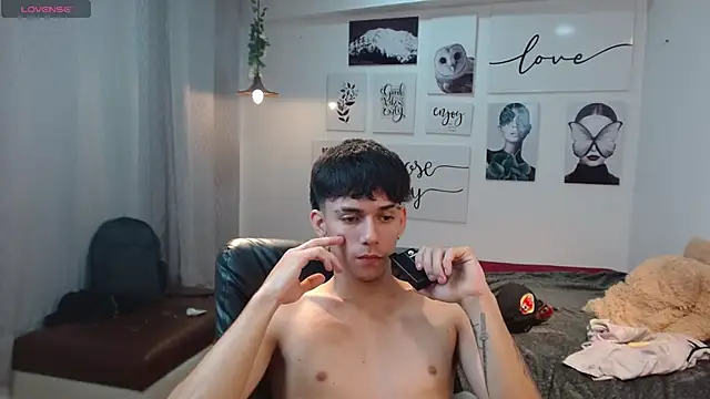 AmethystShadow17 online show from 11-23-25, 12:21