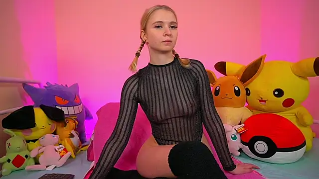 Snapshot of LillyOcean chatting on 02-13-26, 03:08 LillyOcean online show from 02-13-26, 03:08