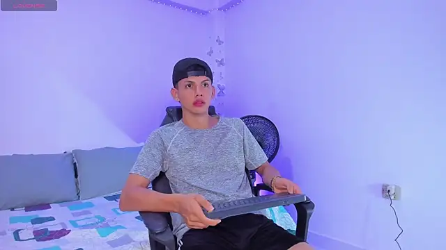 Axel Cody  online show from 10-23-25, 11:42