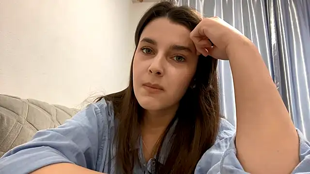 Snapshot of Marry-remma chatting on 10-14-25, 12:06 Marry-remma online show from 10-14-25, 12:06