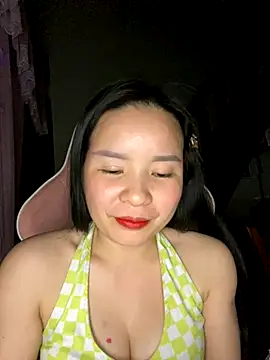 Listen-ly online show from 11-17-25, 04:57