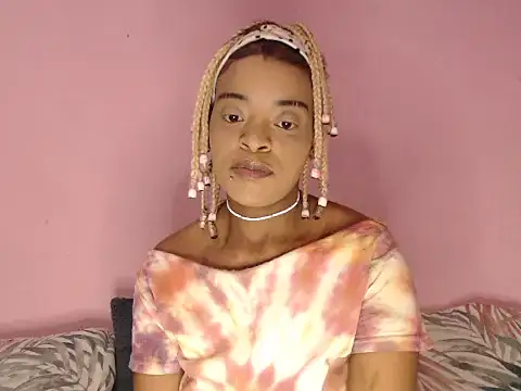 Snapshot of fifiqueen25 chatting on 10-19-25, 09:10 fifiqueen25 online show from 10-19-25, 09:10