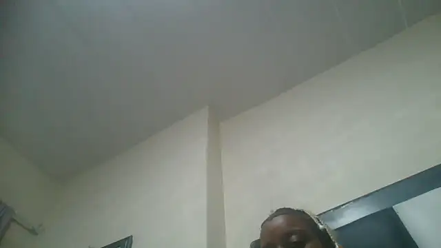 Snapshot of fifiqueen25 chatting on 02-25-26, 11:03 fifiqueen25 online show from 02-25-26, 11:03