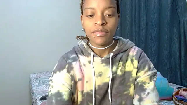 Snapshot of fifiqueen25 chatting on 03-22-26, 03:10 fifiqueen25 online show from 03-22-26, 03:10