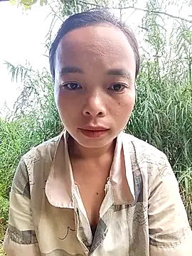 Snapshot of Nguyet2k4 chatting on 10-19-25, 12:22 Nguyet2k4 online show from 10-19-25, 12:22