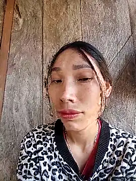 Snapshot of -Kem-01 chatting on 10-18-25, 01:52 -Kem-01 online show from 10-18-25, 01:52