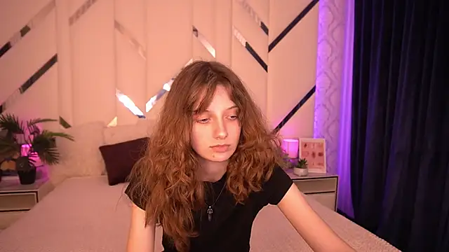 CuteeFoxy online show from 11-10-25, 02:38