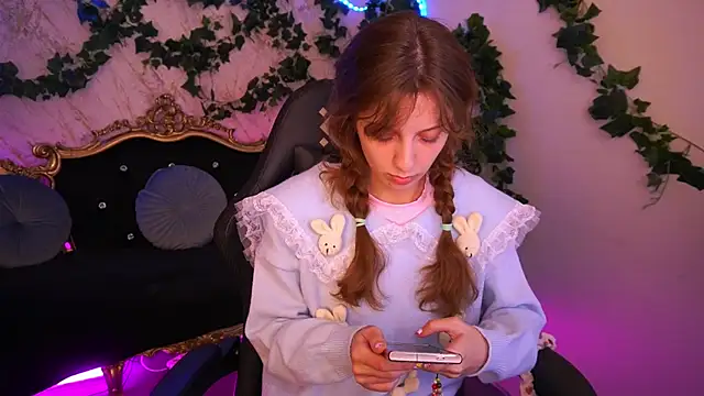 CuteeFoxy online show from 11-28-25, 02:53