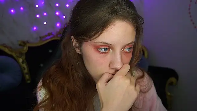 Snapshot of CuteeFoxy chatting on 02-25-26, 02:27 CuteeFoxy online show from 02-25-26, 02:27