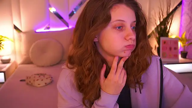 Snapshot of CuteeFoxy chatting on 03-06-26, 01:29 CuteeFoxy online show from 03-06-26, 01:29