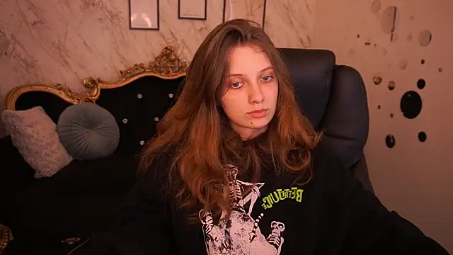 CuteeFoxy online show from 05-13-26, 12:46