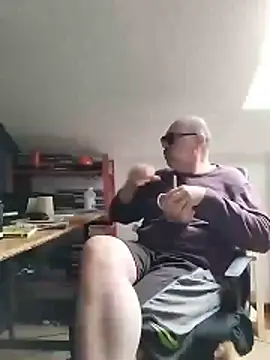 Snapshot of nicolaspgarnier chatting on 03-11-26, 08:31 nicolaspgarnier online show from 03-11-26, 08:31