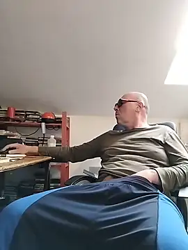 Snapshot of nicolaspgarnier chatting on 04-04-26, 02:25 nicolaspgarnier online show from 04-04-26, 02:25