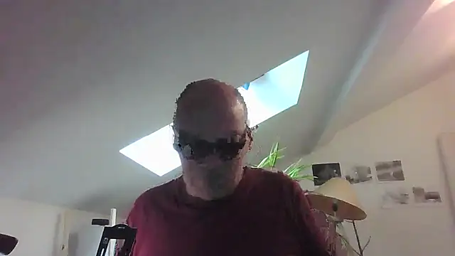 nicolaspgarnier online show from 05-13-26, 03:09
