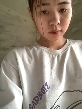 Snapshot of Yanmei_19 chatting on 10-21-25, 02:01 Yanmei 19 online show from 10-21-25, 02:01