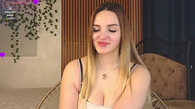 Snapshot of LustLagoon chatting on 02-20-26, 06:10 LustLagoon online show from 02-20-26, 06:10