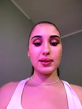 Snapshot of AuroraAmethyst chatting on 10-16-25, 04:52 AuroraAmethyst online show from 10-16-25, 04:52