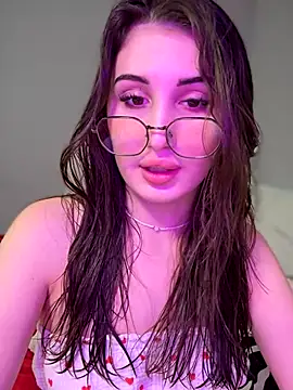 Snapshot of AuroraAmethyst chatting on 10-17-25, 03:25 AuroraAmethyst online show from 10-17-25, 03:25