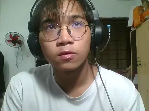 kave2033 online show from 11-14-25, 03:33