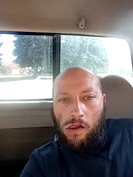 Snapshot of bobstrongdong chatting on 10-14-25, 03:35 bobstrongdong online show from 10-14-25, 03:35