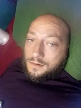 Snapshot of bobstrongdong chatting on 10-19-25, 05:24 bobstrongdong online show from 10-19-25, 05:24