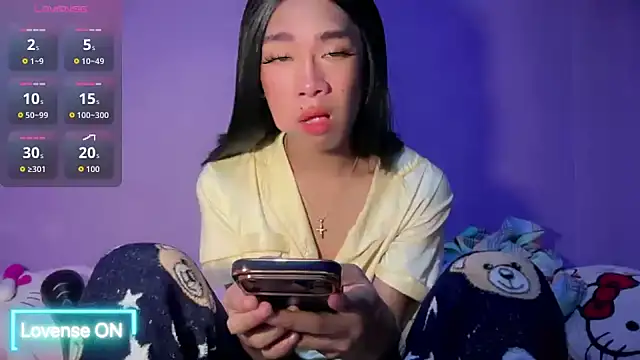 Snapshot of Yourasianbabyemma chatting on 04-21-26, 11:40 Yourasianbabyemma online show from 04-21-26, 11:40