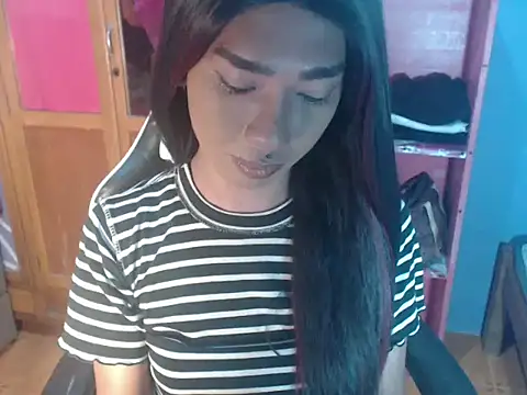 Snapshot of Yourasianbabyemma chatting on 05-16-26, 02:49 Yourasianbabyemma online show from 05-16-26, 02:49