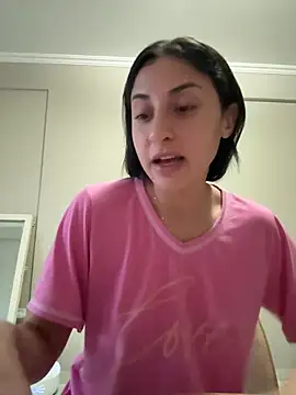 Snapshot of itsmiasofia chatting on 06-01-26, 11:23 itsmiasofia online show from 06-01-26, 11:23