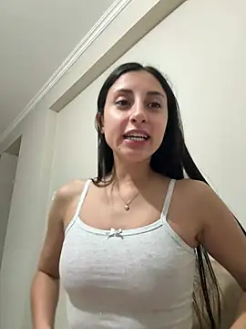 Snapshot of itsmiasofia chatting on 07-19-26, 01:42 itsmiasofia online show from 07-19-26, 01:42
