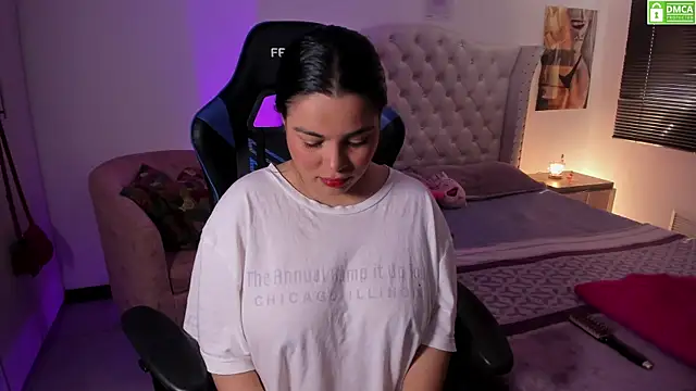 Snapshot of Bluepaula chatting on 10-30-25, 02:40 Bluepaula online show from 10-30-25, 02:40