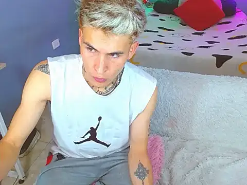 Latin boysxxxx online show from 11-10-25, 03:49