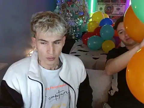 Latin boysxxxx online show from 11-13-25, 06:40