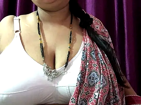Snapshot of D_Gulabo chatting on 10-15-25, 02:33 D Gulabo online show from 10-15-25, 02:33