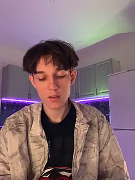 Snapshot of KristianGray chatting on 10-17-25, 04:09 KristianGray online show from 10-17-25, 04:09