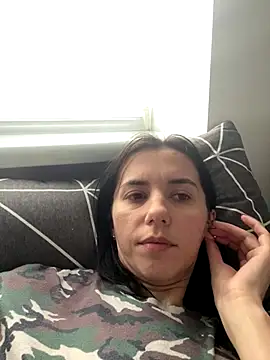 oliviya mur online show from 11-12-25, 07:53