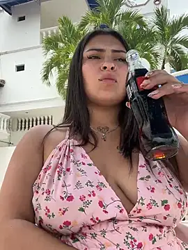 Snapshot of AbrilAw chatting on 02-01-26, 05:00 AbrilAw online show from 02-01-26, 05:00