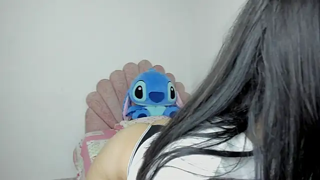 nicolsegura21 online show from 10-27-25, 06:34