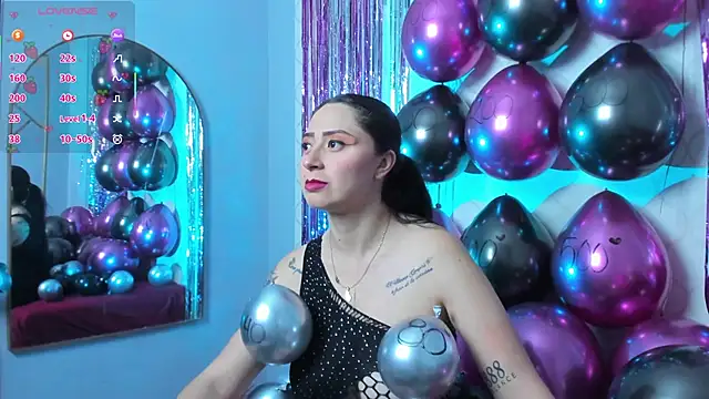 JuliethCruz  online show from 02-14-26, 08:55