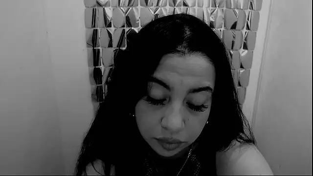 anamartinez   online show from 11-04-25, 09:47